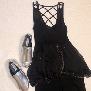 Free People- Black flow top. XS